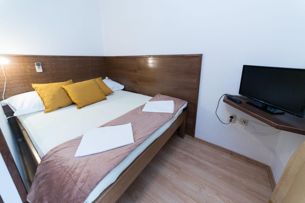 Mb Pag Bed&Breakfast Đảo Pag Ngoại thất bức ảnh