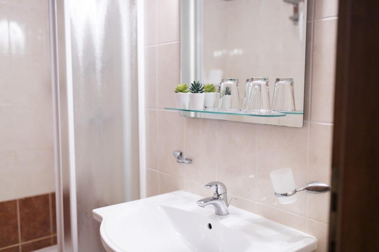 Mb Pag Bed&Breakfast Đảo Pag Ngoại thất bức ảnh