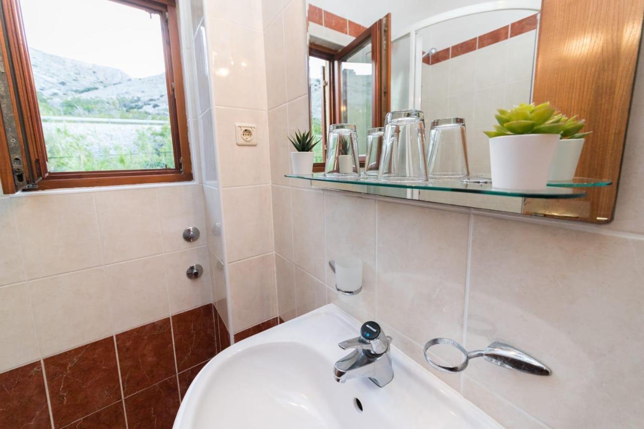 Mb Pag Bed&Breakfast Đảo Pag Ngoại thất bức ảnh